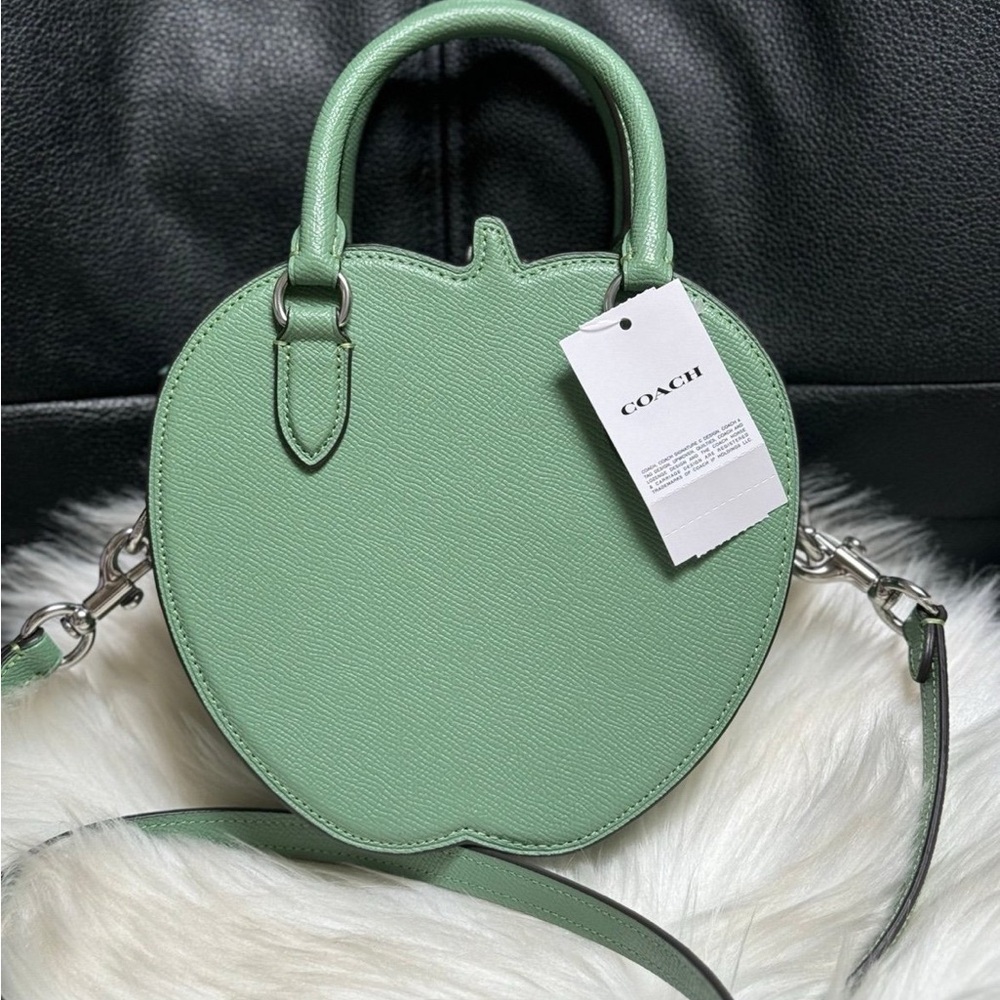Coach Green Apple Shaped Crossbody leather CR250 NWT - Picture 5 of 11